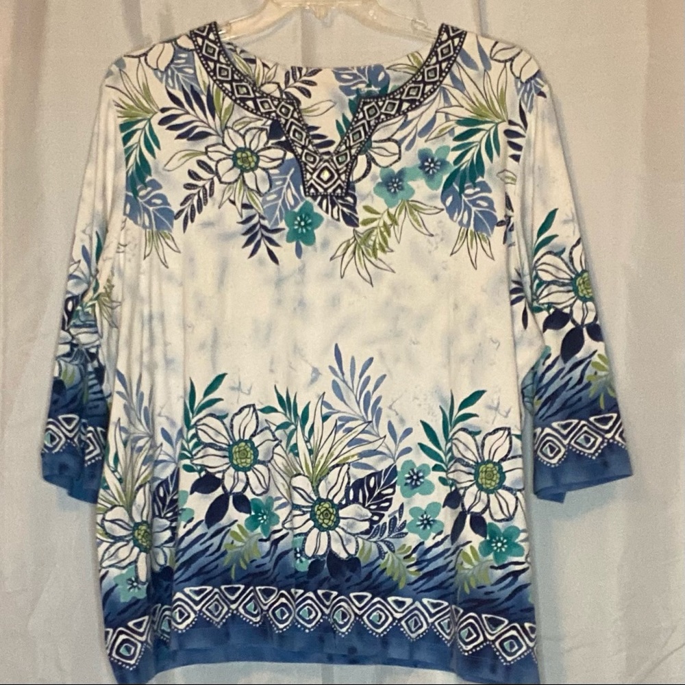 Top w/ tribal and floral print.